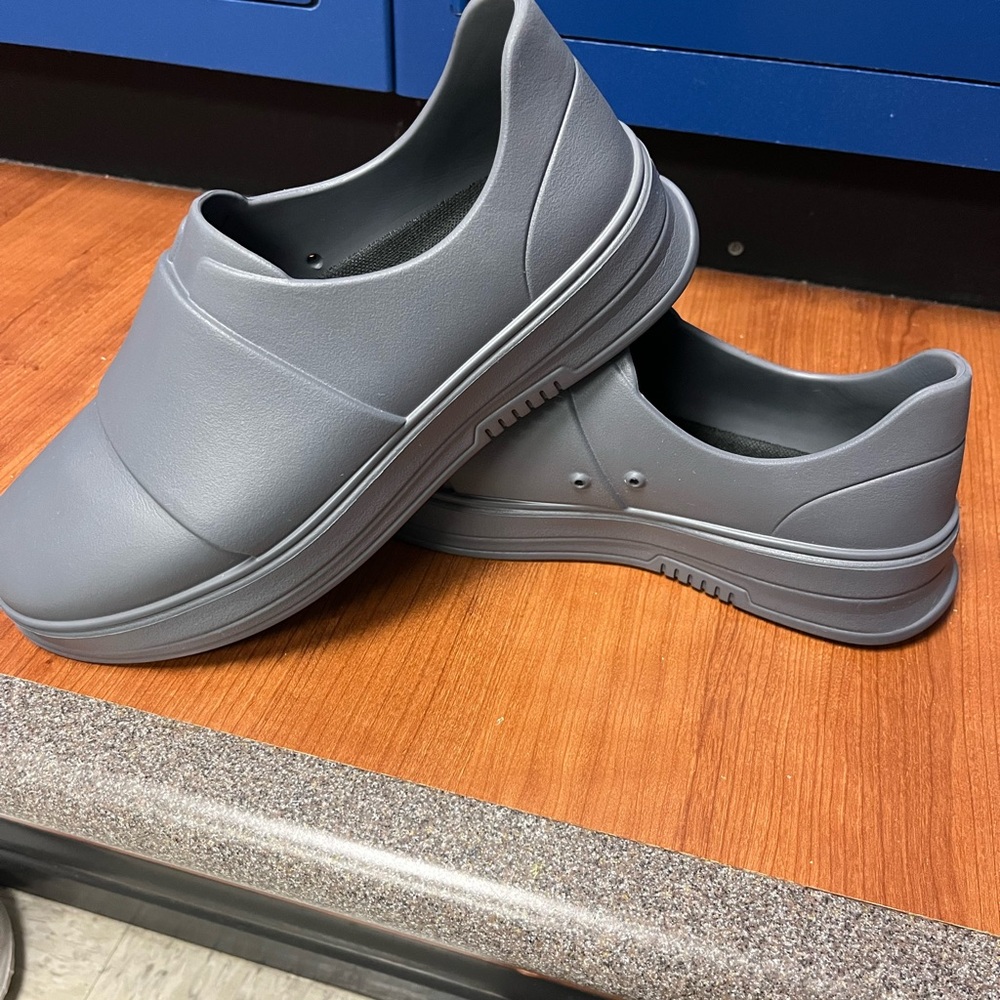 Gales healthcare shoes Size W 10/ M8 unisex dark grey